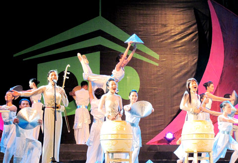 HCMC Tourism Day attracts thousands of tourists