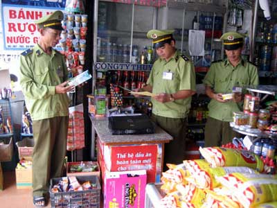 Tăng cường kiểm tra, kiểm soát và bình ổn giá cả thị trường