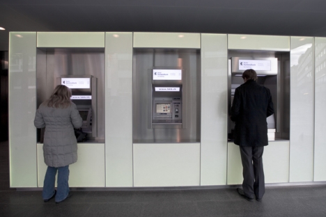 Suisse Quatre voleurs de bancomats arrêtés à Zurich