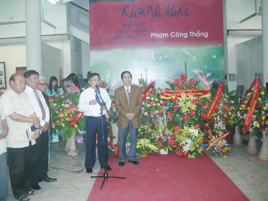Triển lãm ảnh nghệ thuật “Khoảnh khắc”
