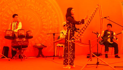 “Không gian Việt” nổi bật tại Hội chợ quốc tế Tours 2011