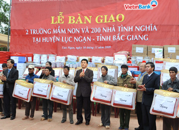 Đảng bộ Ngân hàng Thương mại cổ phần Công thương Việt Nam Học theo Bác, nói đi đôi với làm
