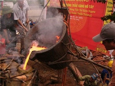 河内市动工铸造西湖金牛铜像