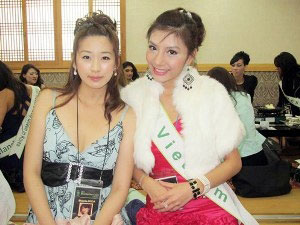 越南佳丽在2011年环球皇后选美大赛中力压群芳