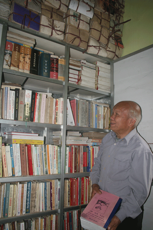 Người say mê nghiên cứu thơ ca Hồ Chí Minh