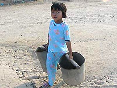 Lo nước cho mùa hè