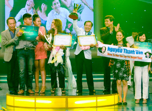 “Tiếng hát mãi xanh” 2011 Trần Thị Kim Loan và Nguyễn Thanh Vân giành giải Nhất