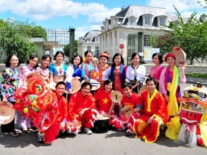 Tháng 5, Việt Nam tại Lorient” Ngời lên sắc Việt