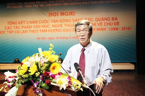 Các văn nghệ sĩ, các nhà báo đã góp phần rất quan trọng vào kết quả của Cuộc vận động