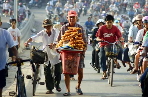 Multicolor life through “Truly Beautiful Saigon” collection