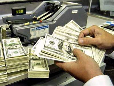 Banks and credit funds in Hung Yen follow solutions on curbing inflation