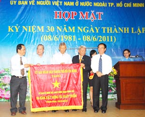 Uỷ ban về Người Việt Nam ở nước ngoài TP Hồ Chí Minh kỷ niệm 30 năm ngày thành lập