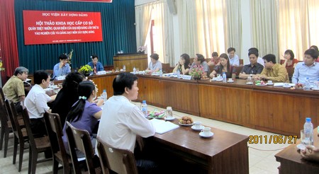 Quán triệt những quan điểm của Đại hội Đảng lần thứ XI vào nghiên cứu và giảng dạy môn Xây dựng Đảng