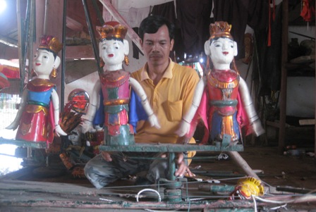 Về Đào Thục xem nông dân diễn rối