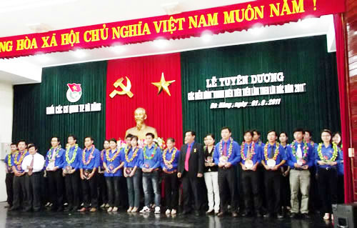 Đà Nẵng Tuyên dương 100 cá nhân điển hình tiên tiến trong học tập và làm theo lời Bác