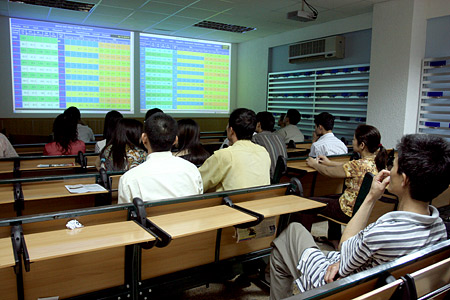 Sẽ siết chặt cho vay kinh doanh chứng khoán