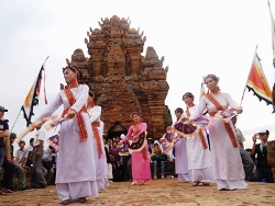 La 2è Fête culturelle de l’ethnie Cham 2011 à Ninh Thuân