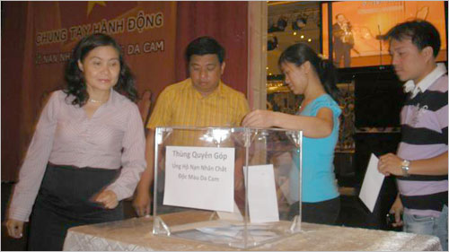 Người Việt ở Nga ủng hộ nạn nhân chất độc da cam