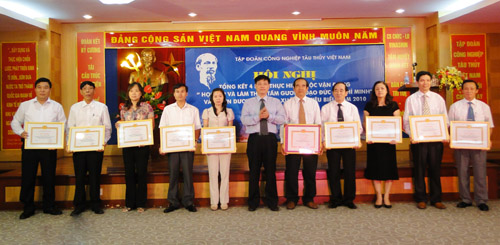 Đảng bộ Vinashin tổng kết 4 năm Cuộc vận động Học tập và làm theo tấm gương đạo đức Hồ Chí Minh