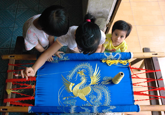 Traditional hand embroidery shows its beauty