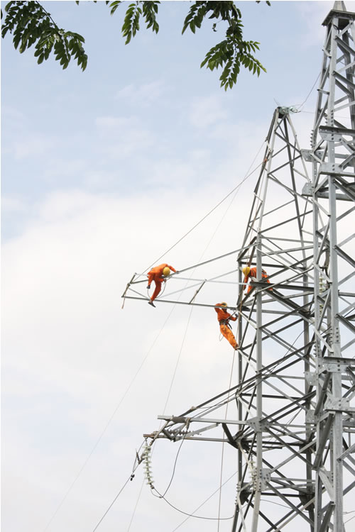 Hoàn thành đúng tiến độ công trình nâng cấp đường dây siêu nhiệt 110KV Pleiku- Kon Tum
