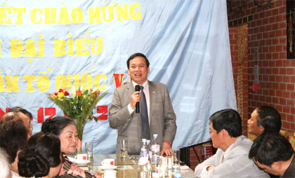 Đoàn đại biểu cấp cao của Ủy ban Trung tương MTTQ thăm cộng đồng người Việt tại Anh