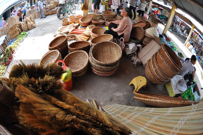 Con Market in Hai Hau