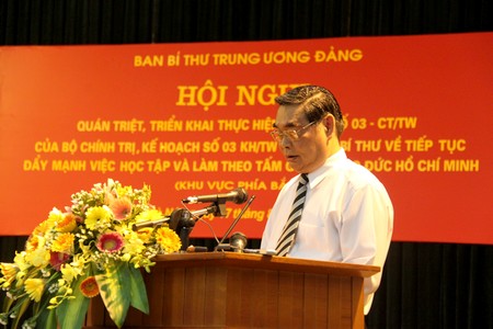 Học và làm theo gương Bác là nhiệm vụ thường xuyên của các cấp uỷ, của mỗi cán bộ, đảng viên