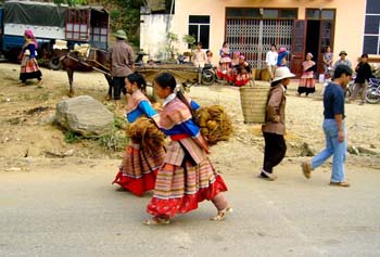 Đi chợ vùng cao