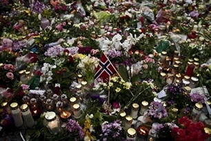 Norvège cérémonie en mémoire des victimes des doubles attaques