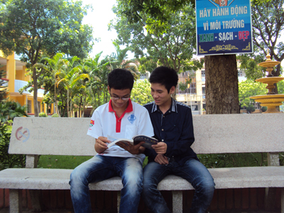 Cậu học trò say mê tin học