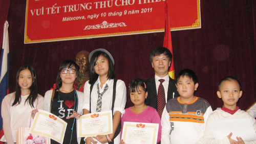 Tết trung thu cho thiếu nhi Việt Nam tại Nga