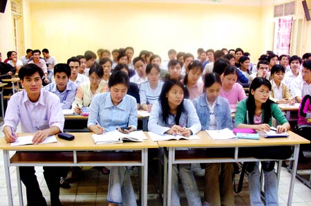 Ủy ban Thường vụ Quốc hội cho ý kiến về Dự án Luật Giáo dục đại học
