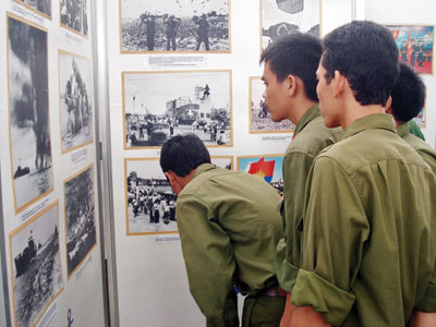 “海洋、海岛和海军战士——胡志明海上传统之路”展览会隆重开幕