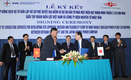 EVN tổ chức Lễ ký kết Hợp đồng Dịch vụ tư vấn lập Hồ sơ phê duyệt địa điểm và Dự án đầu tư Nhà máy điện hạt nhân Ninh Thuận 2