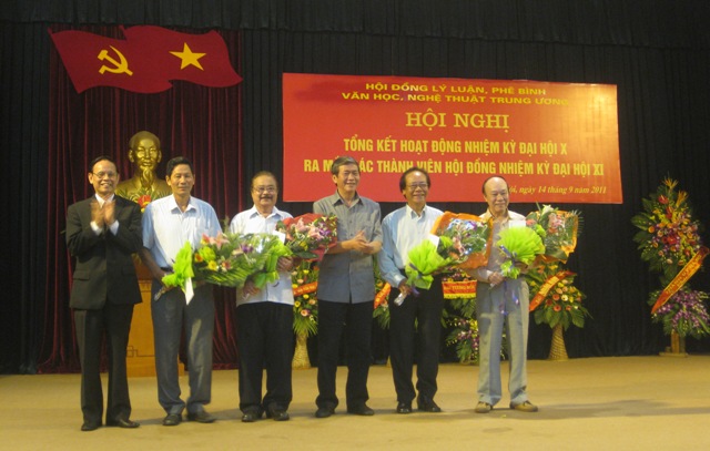 Nâng cao chất lượng, hiệu quả công tác lý luận, phê bình văn học nghệ thuật