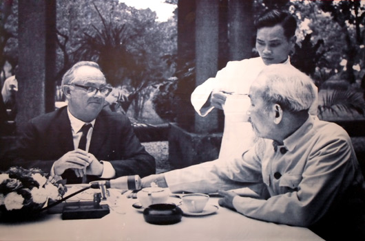 Triển lãm ảnh của nhà báo Wilfred Burchett