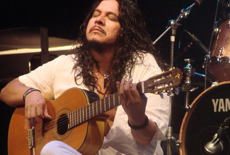 Nghệ sĩ guitar Paco Renteria Mê-hi-cô biểu diễn tại Việt Nam