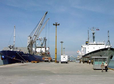 Cảng Đà Nẵng cùng thành phố vươn ra biển lớn