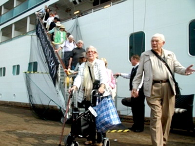 HCMC greets maritime tourists on Superstar Virgo