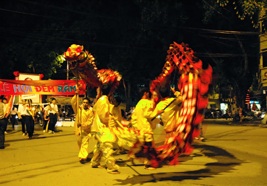 Rực rỡ Lễ hội đêm Rằm