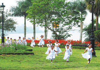 Thừa Thiên Huế đẩy mạnh công tác bảo vệ, chăm sóc và giáo dục trẻ em giai đoạn 2011 - 2015