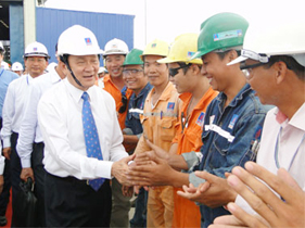 越南自行建造的先进钻井平台成功下水