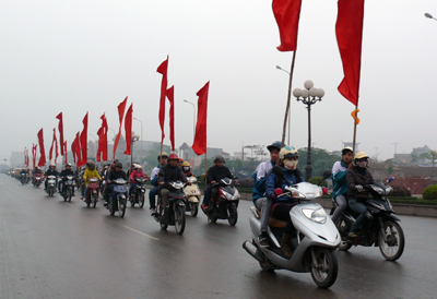 Hưng Yên Ra quân thực hiện năm An toàn giao thông 2012