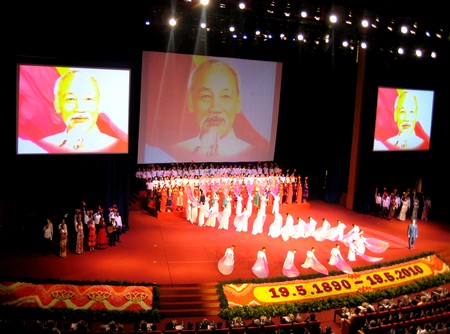 Vĩnh Long Đưa việc học tập và làm theo tấm gương đạo đức Hồ Chí Minh trở thành công việc thường xuyên