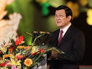 国家主席张晋创出席“2012年家乡之春”文艺交流晚会