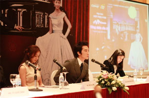 Korean stars arrive in Vietnam