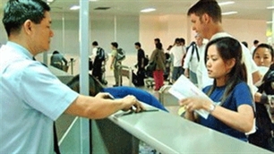 Over 3 2 million travelers arrive in Hanoi