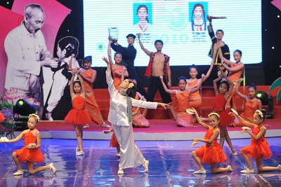 Học và làm theo Bác là nội dung trọng tâm trong chương trình toàn khóa và từng năm của các cấp bộ Đoàn