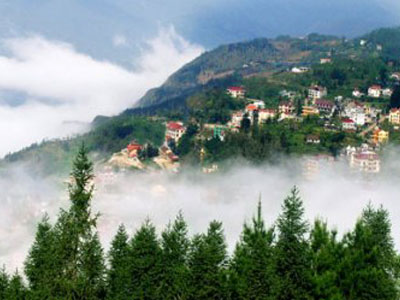 Tourists flock to Sa Pa villages